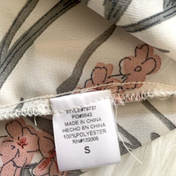 Entro Cream Multicolored Floral Off Shoulder Top Size small - Picture 12 of 12